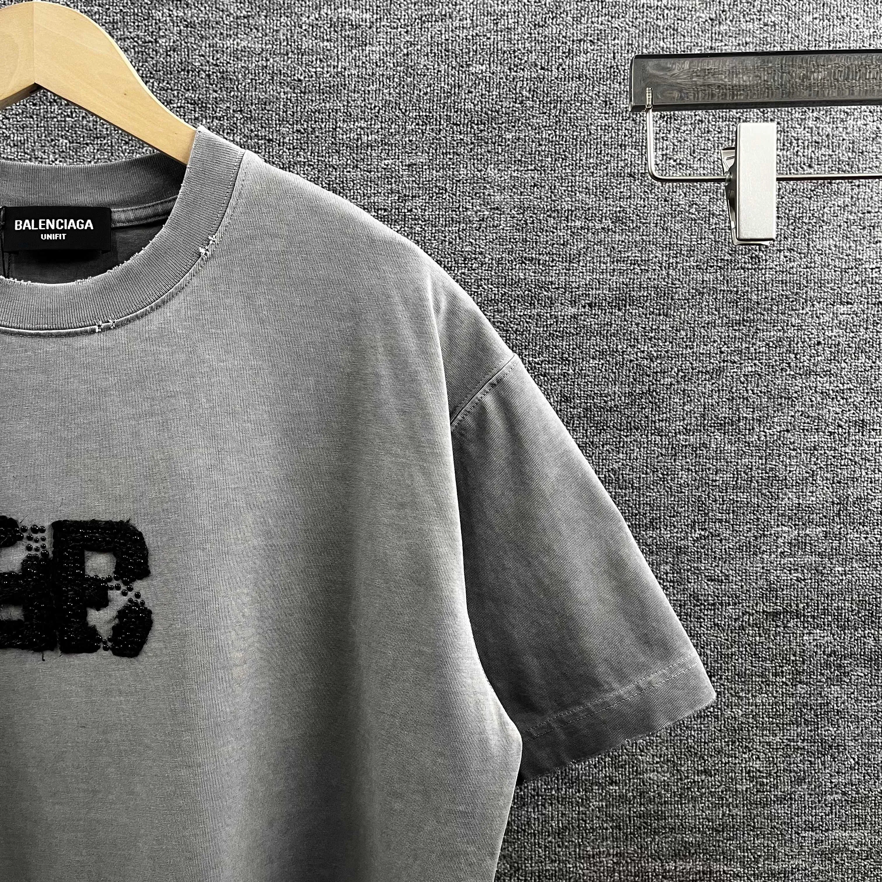 * *Bal*en*cia*ga 2025 New Arrival B + T Same Style ： Size：S （100-140 ） M （130-160 ） L （150-175 ） XL （160-185 ） XXL （180-220 ）